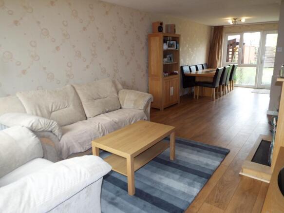 Lounge/Dining