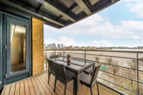 57, Greenfell Mansions, Glaisher Street, London SE8 3EU
