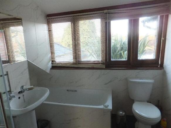 Bathroom.jpg