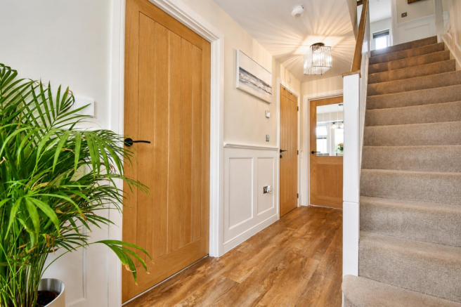 4 bed Detached for sale Image 6