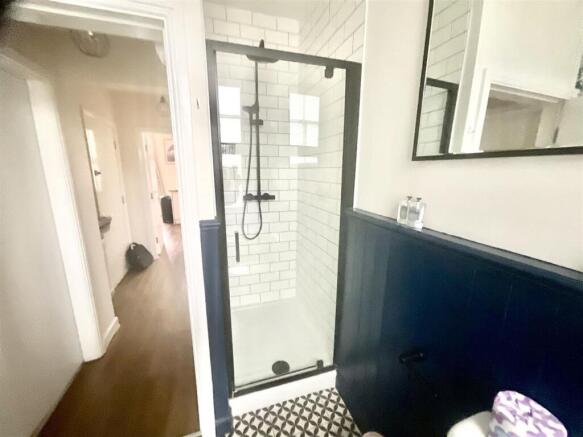 1 bed Flat to rent Image 4