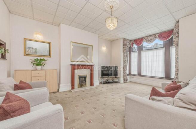 9 bed Detached for sale Image 10