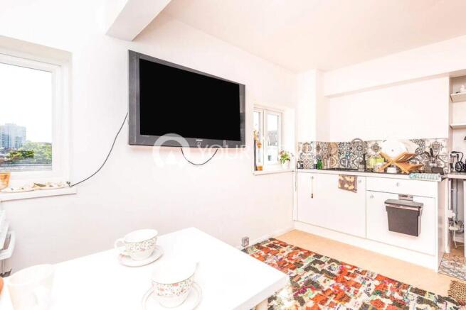 Lounge/Kitchen