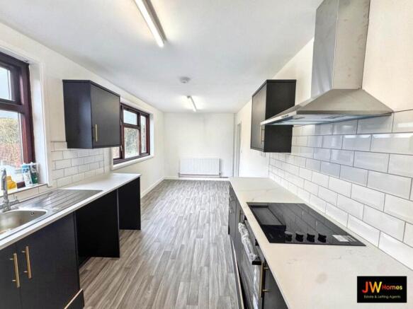 KITCHEN - DINING ROO