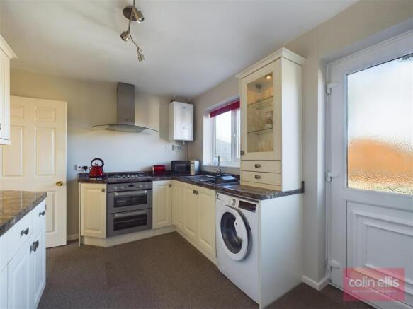 2 bed Detached Bungalow for sale Image 9