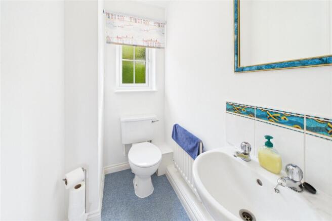 4 bed Detached for sale Image 9
