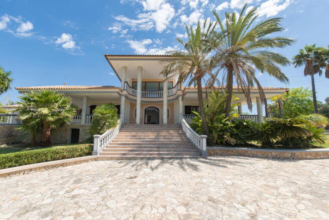 Fantastic entrance area