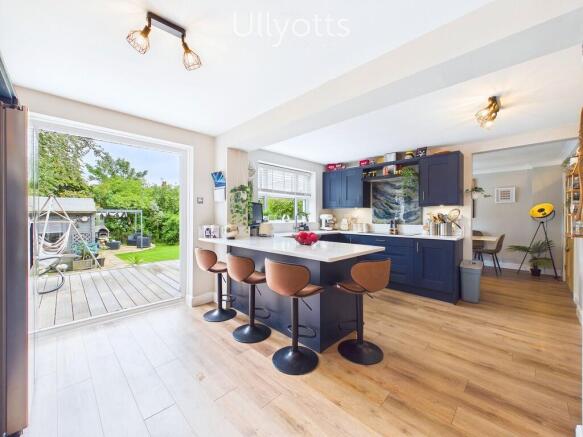 4 bed Detached for sale Image 4