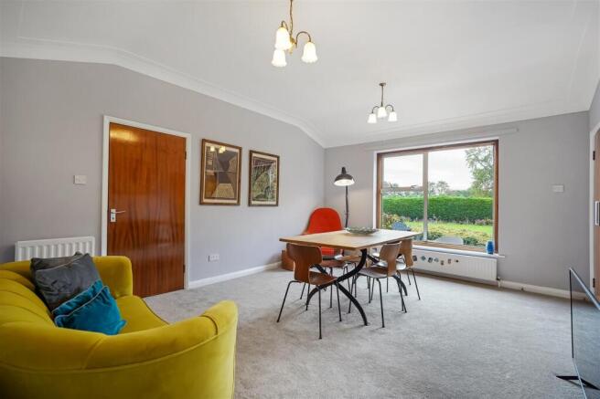 4 bed Detached Bungalow for sale Image 11