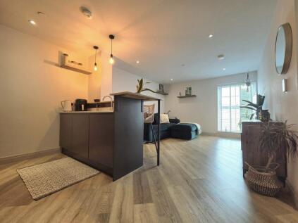 The Cosmopolitan 1-3 Commercial Road, Lower Parkstone, BH14
