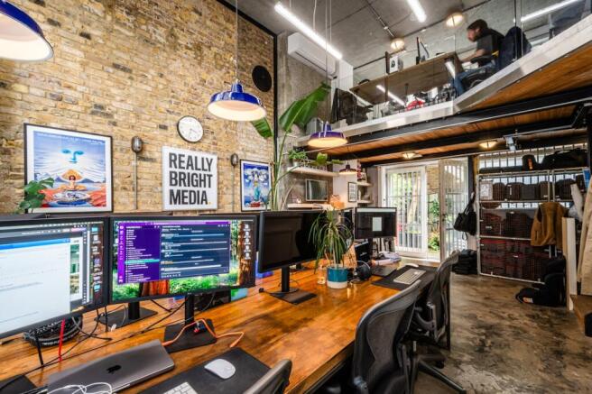 Mentmore Terr 3B  6.jpg