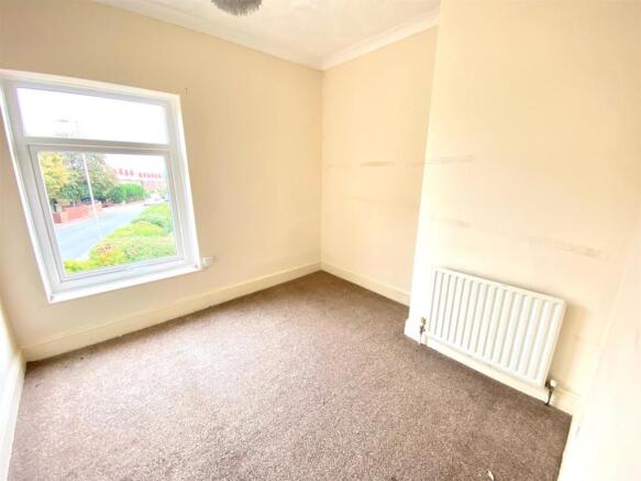 bedroom2.jpg