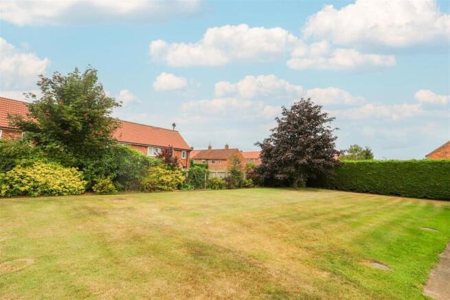 3 bed Detached Bungalow for sale Image 4
