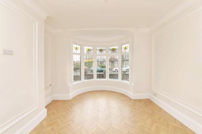 4 bed Semi-Detached for sale Image 5