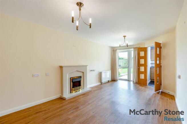 2 bed Apartment for sale Image 6