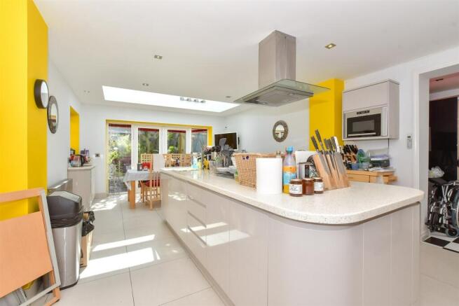 Kitchen/ Breakfast Room