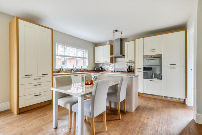 14162081069930d015073b