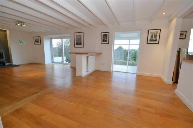 DINING AREA  PHOTO