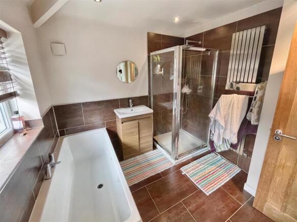 Bathroom Aspect 2.jpg