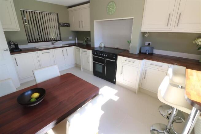 Kitchen / Breakfast Room