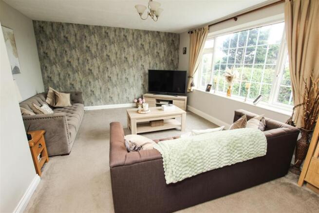 3 bed Semi-Detached for sale Image 10