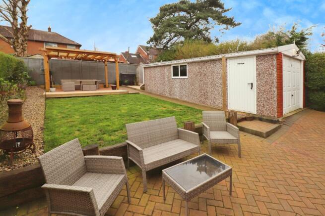 Garden with Garage