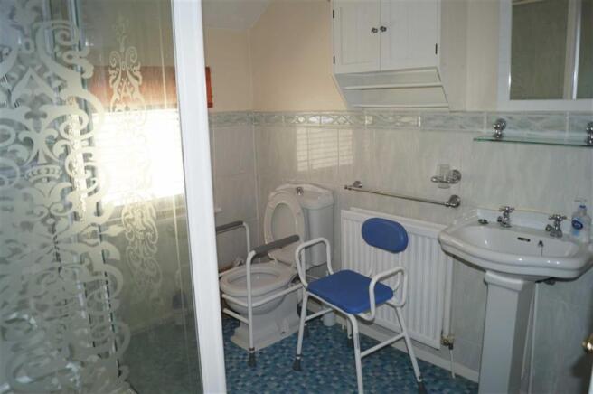 SHOWER ROOM