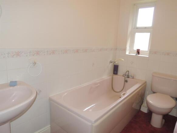 En-Suite Bathroom