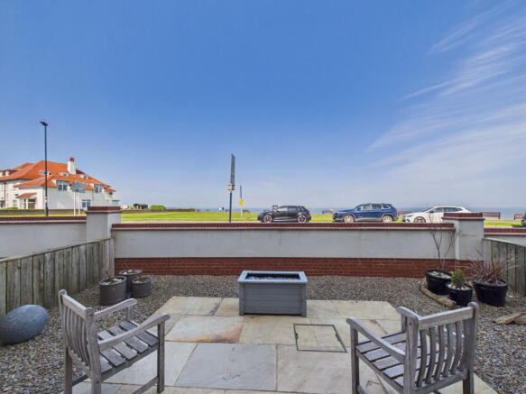3 bed Town House for sale Image 5