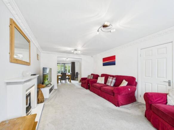 4 bed Detached for sale Image 5