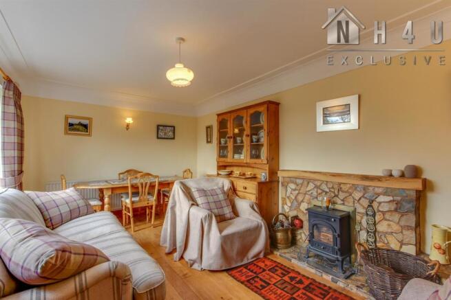 LOUNGE: