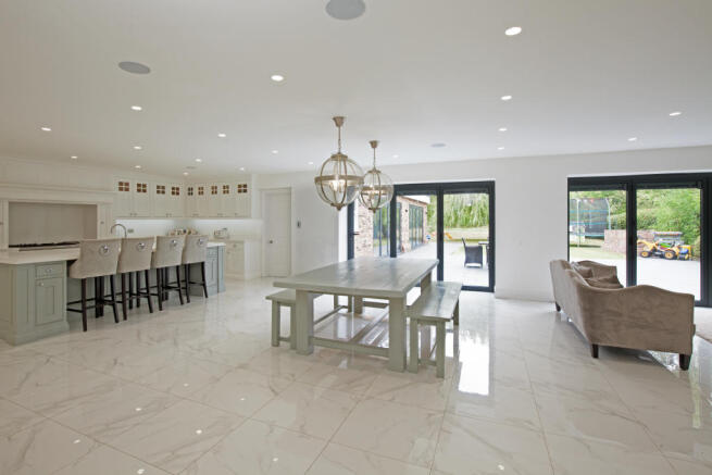 KITCHEN/FAMILY/DINING ROOM