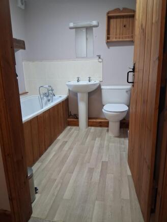 2 bed Apartment to rent Image 9