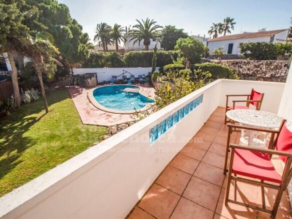 Detached villa with pool in Santa Ana