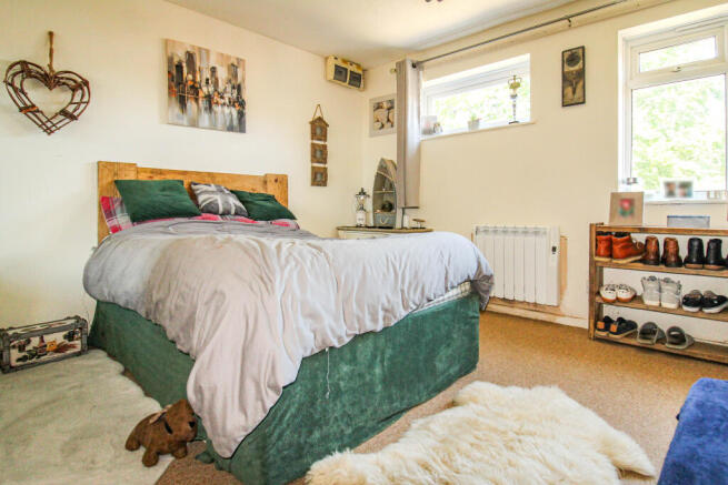 bedroom.JPG