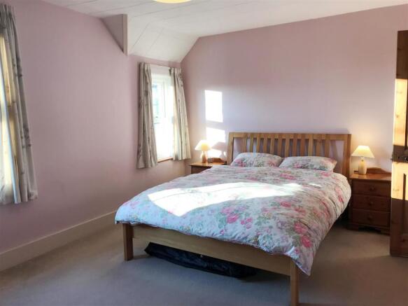 Bed 1a.JPG