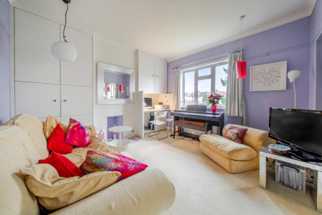 1417306-9-699c286...