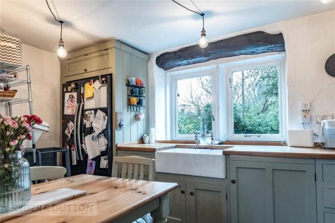 4 bed Detached for sale Image 6