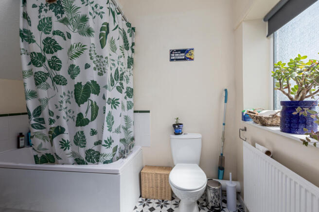 4 bed Flat for sale Image 10
