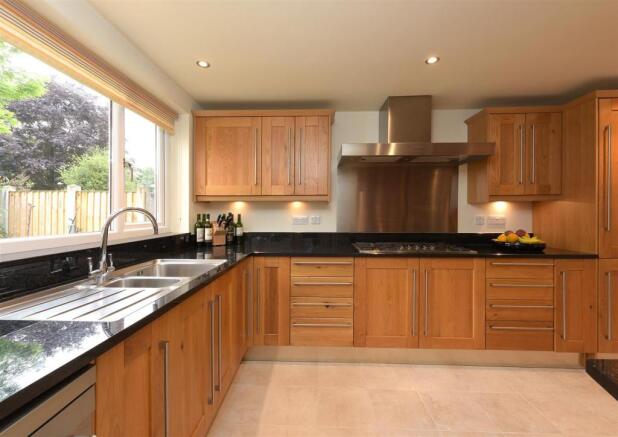 STUNNING KITCHEN