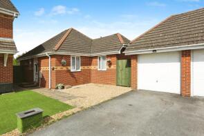 3, Kersley Gardens, Southampton SO19 8BT