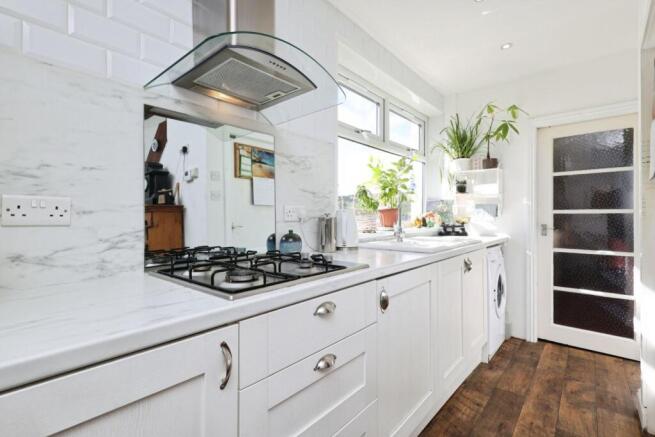 4 bed Semi-Detached for sale Image 6