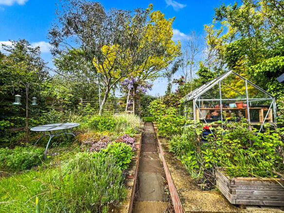 3 bed Semi-Detached for sale Image 12