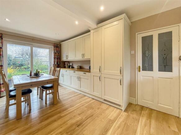 Dining area.jpg