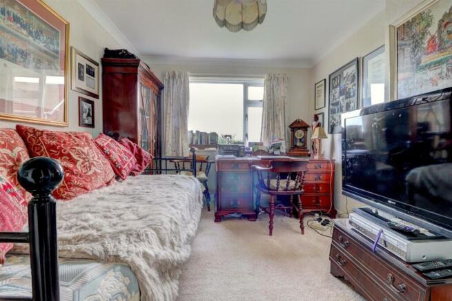 Bedroom 3 .2.jpg