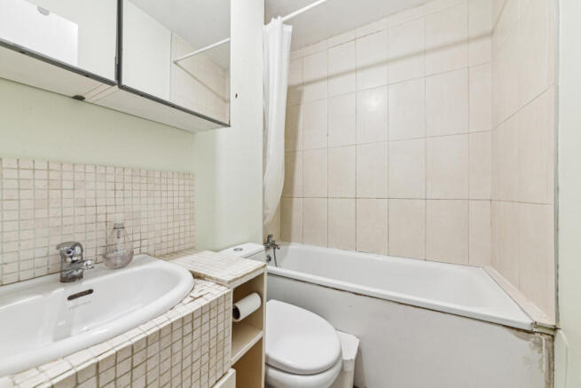110 Strathdon Drive, SW17 0PP (6)