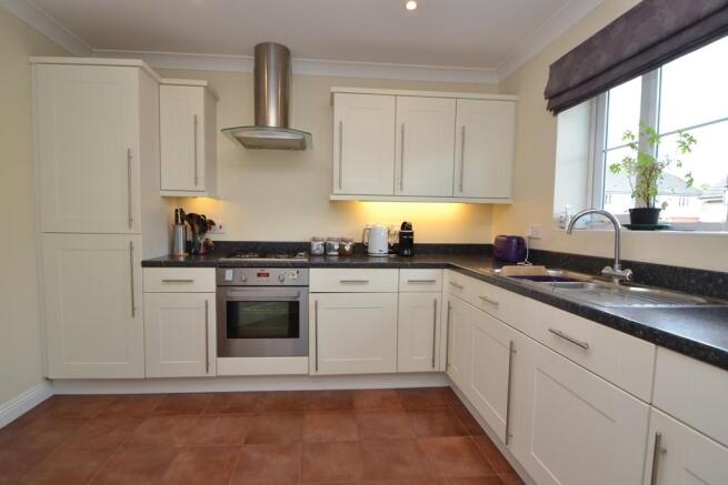 kitchen / breakfast 