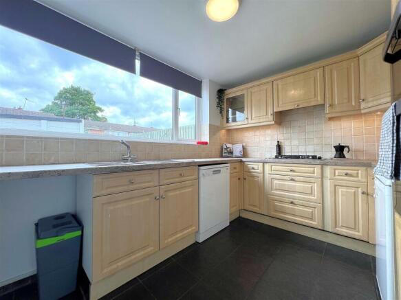 kitchen 2.jpg