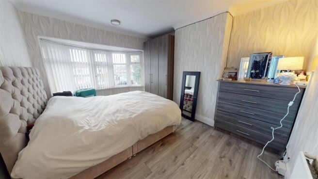 4 bed Semi-Detached for sale Image 11