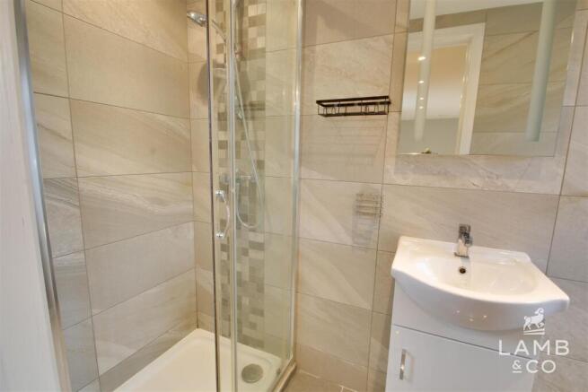 Annex/ 5th Bedroom Bathroom
